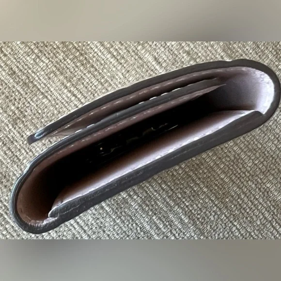 LOUIS VUITTON VERNIS PALE PINK MULTICLES KEY CASE - Picture 10 of 12